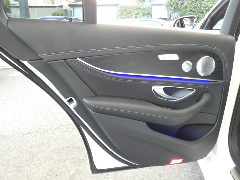 メルセデスベンツ Eクラス E200 ｽﾎﾟｰﾂ AMGﾗｲﾝｲﾝﾃﾘｱ&ｴｸｽｸﾙｰｼﾌﾞ&ﾚｰﾀﾞｰｾｰﾌﾃｨPKG　後期 1ｵｰﾅｰ BSG搭載 AMGｴｱﾛ&19AW ﾅｯﾊﾟ革/前後ﾋｰﾀｰ MBUXﾅﾋﾞ 地ﾃﾞｼﾞ AppleCarPlay 360度ｶﾒﾗ Burmester ﾍｯﾄﾞｱｯﾌﾟD ｵｰﾄﾄﾗﾝｸ　2年保証付