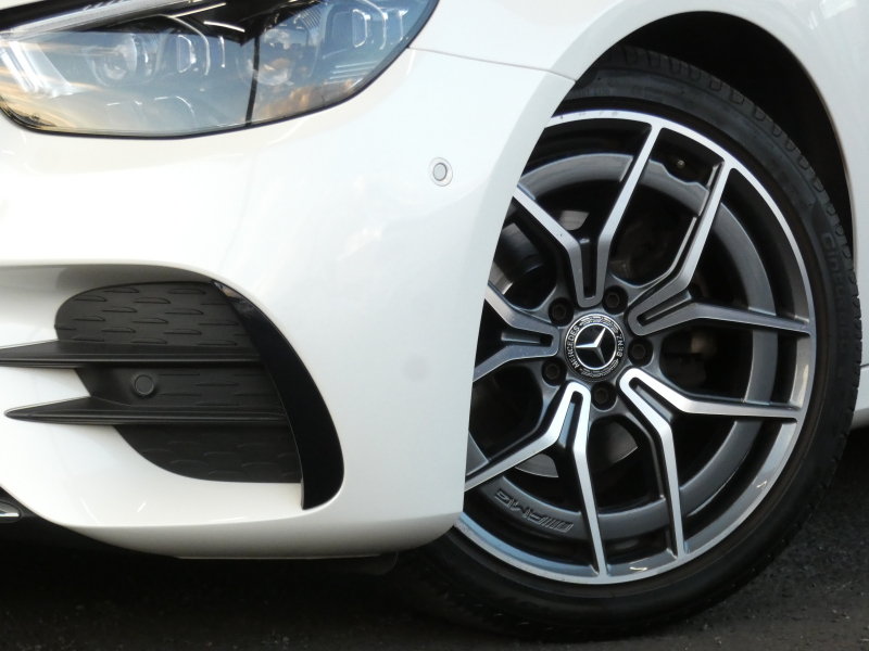 メルセデスベンツ Eクラス E200 ｽﾎﾟｰﾂ AMGﾗｲﾝｲﾝﾃﾘｱ&ｴｸｽｸﾙｰｼﾌﾞ&ﾚｰﾀﾞｰｾｰﾌﾃｨPKG　後期 1ｵｰﾅｰ BSG搭載 AMGｴｱﾛ&19AW ﾅｯﾊﾟ革/前後ﾋｰﾀｰ MBUXﾅﾋﾞ 地ﾃﾞｼﾞ AppleCarPlay 360度ｶﾒﾗ Burmester ﾍｯﾄﾞｱｯﾌﾟD ｵｰﾄﾄﾗﾝｸ　2年保証付