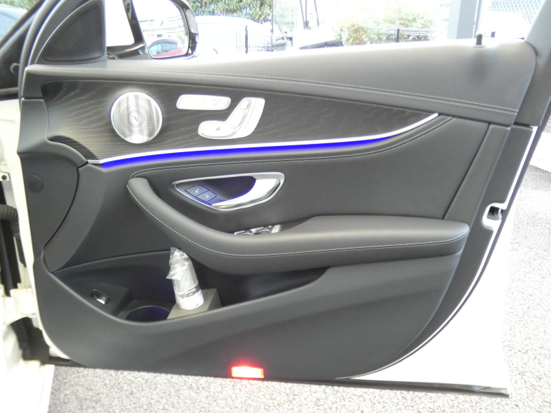 メルセデスベンツ Eクラス E200 ｽﾎﾟｰﾂ AMGﾗｲﾝｲﾝﾃﾘｱ&ｴｸｽｸﾙｰｼﾌﾞ&ﾚｰﾀﾞｰｾｰﾌﾃｨPKG　後期 1ｵｰﾅｰ BSG搭載 AMGｴｱﾛ&19AW ﾅｯﾊﾟ革/前後ﾋｰﾀｰ MBUXﾅﾋﾞ 地ﾃﾞｼﾞ AppleCarPlay 360度ｶﾒﾗ Burmester ﾍｯﾄﾞｱｯﾌﾟD ｵｰﾄﾄﾗﾝｸ　2年保証付