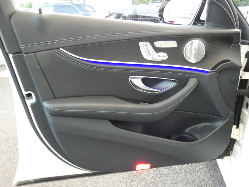 メルセデスベンツ Eクラス E200 ｽﾎﾟｰﾂ AMGﾗｲﾝｲﾝﾃﾘｱ&ｴｸｽｸﾙｰｼﾌﾞ&ﾚｰﾀﾞｰｾｰﾌﾃｨPKG　後期 1ｵｰﾅｰ BSG搭載 AMGｴｱﾛ&19AW ﾅｯﾊﾟ革/前後ﾋｰﾀｰ MBUXﾅﾋﾞ 地ﾃﾞｼﾞ AppleCarPlay 360度ｶﾒﾗ Burmester ﾍｯﾄﾞｱｯﾌﾟD ｵｰﾄﾄﾗﾝｸ　2年保証付