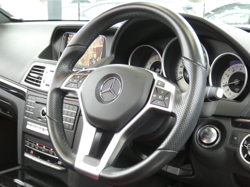 メルセデスベンツ Eクラス E250 ｶﾌﾞﾘｵﾚ AMGｽﾎﾟｰﾂ&ｺﾝﾌｫｰﾄ&ﾚｰﾀﾞｰｾｰﾌﾃｨPKG　後期 ﾀﾞｰｸﾚｯﾄﾞｿﾌﾄﾄｯﾌﾟ AMGｴｱﾛ&18AW ｷｰﾚｽｺﾞｰ 赤本革/ｴｱｽｶｰﾌ/ﾋｰﾀｰ/ﾏﾙﾁｺﾝﾄﾛｰﾙｼｰﾄB ﾅﾋﾞ 地ﾃﾞｼﾞ 360度ｶﾒﾗ ﾄﾞﾗﾚｺ LEDﾍｯﾄﾞﾗｲﾄ/自動ﾊｲﾋﾞｰﾑ　2年保証付