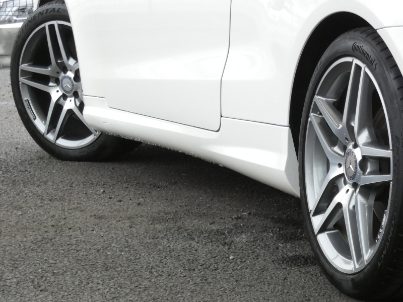 メルセデスベンツ Eクラス E250 ｶﾌﾞﾘｵﾚ AMGｽﾎﾟｰﾂ&ｺﾝﾌｫｰﾄ&ﾚｰﾀﾞｰｾｰﾌﾃｨPKG　後期 ﾀﾞｰｸﾚｯﾄﾞｿﾌﾄﾄｯﾌﾟ AMGｴｱﾛ&18AW ｷｰﾚｽｺﾞｰ 赤本革/ｴｱｽｶｰﾌ/ﾋｰﾀｰ/ﾏﾙﾁｺﾝﾄﾛｰﾙｼｰﾄB ﾅﾋﾞ 地ﾃﾞｼﾞ 360度ｶﾒﾗ ﾄﾞﾗﾚｺ LEDﾍｯﾄﾞﾗｲﾄ/自動ﾊｲﾋﾞｰﾑ　2年保証付