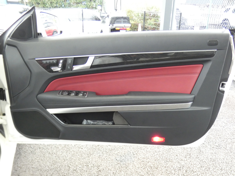 メルセデスベンツ Eクラス E250 ｶﾌﾞﾘｵﾚ AMGｽﾎﾟｰﾂ&ｺﾝﾌｫｰﾄ&ﾚｰﾀﾞｰｾｰﾌﾃｨPKG　後期 ﾀﾞｰｸﾚｯﾄﾞｿﾌﾄﾄｯﾌﾟ AMGｴｱﾛ&18AW ｷｰﾚｽｺﾞｰ 赤本革/ｴｱｽｶｰﾌ/ﾋｰﾀｰ/ﾏﾙﾁｺﾝﾄﾛｰﾙｼｰﾄB ﾅﾋﾞ 地ﾃﾞｼﾞ 360度ｶﾒﾗ ﾄﾞﾗﾚｺ LEDﾍｯﾄﾞﾗｲﾄ/自動ﾊｲﾋﾞｰﾑ　2年保証付