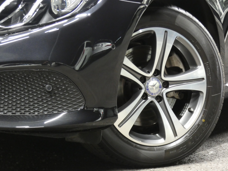 メルセデスベンツ Eクラス E200 4MATIC ｱﾊﾞﾝｷﾞｬﾙﾄﾞ ﾚｰﾀﾞｰｾｰﾌﾃｨPKG　ﾊﾟﾅﾒﾘｶｰﾅｸﾞﾘﾙ ｷｰﾚｽｺﾞｰ 黒半革ｼｰﾄ/ﾋｰﾀｰ HDDﾅﾋﾞ 地ﾃﾞｼﾞ 360度ｶﾒﾗ AppleCarPlay 前後ﾄﾞﾗﾚｺ ﾀﾞｲﾅﾐｯｸｾﾚｸﾄ ﾊﾟﾄﾞﾙｼﾌﾄ LEDﾍｯﾄﾞﾗｲﾄ 純正17ｲﾝﾁAW　2年保証付