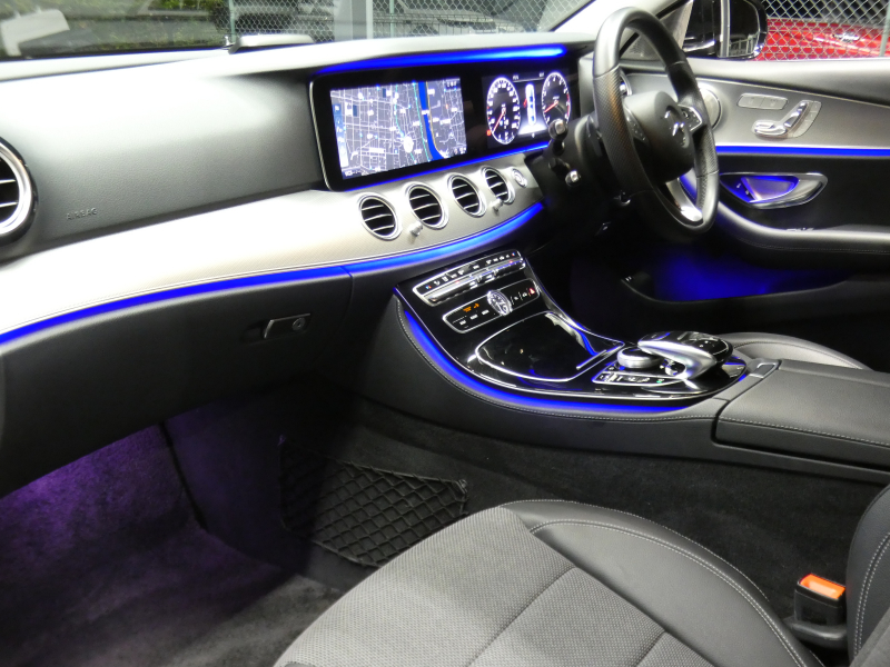 メルセデスベンツ Eクラス E200 4MATIC ｱﾊﾞﾝｷﾞｬﾙﾄﾞ ﾚｰﾀﾞｰｾｰﾌﾃｨPKG　ﾊﾟﾅﾒﾘｶｰﾅｸﾞﾘﾙ ｷｰﾚｽｺﾞｰ 黒半革ｼｰﾄ/ﾋｰﾀｰ HDDﾅﾋﾞ 地ﾃﾞｼﾞ 360度ｶﾒﾗ AppleCarPlay 前後ﾄﾞﾗﾚｺ ﾀﾞｲﾅﾐｯｸｾﾚｸﾄ ﾊﾟﾄﾞﾙｼﾌﾄ LEDﾍｯﾄﾞﾗｲﾄ 純正17ｲﾝﾁAW　2年保証付