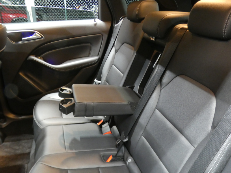 メルセデスベンツ Bクラス B180 ﾍﾞｰｼｯｸ&ﾌﾟﾚﾐｱﾑ&ﾚｰﾀﾞｰｾｰﾌﾃｨPKG　後期 ｷｰﾚｽｺﾞｰ 黒革ｼｰﾄ/ﾋｰﾀｰ ﾊﾟﾉﾗﾏｻﾝﾙｰﾌ HDDﾅﾋﾞ 地ﾃﾞｼﾞ AppleCarPlay Bｶﾒﾗ harman/kardon ﾊﾟﾄﾞﾙｼﾌﾄ LEDﾍｯﾄﾞﾗｲﾄ/ｵｰﾄHB ｱﾝﾋﾞｴﾝﾄﾗｲﾄ　2年保証付