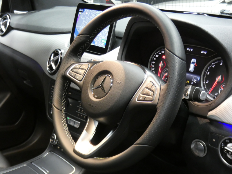 メルセデスベンツ Bクラス B180 ﾍﾞｰｼｯｸ&ﾌﾟﾚﾐｱﾑ&ﾚｰﾀﾞｰｾｰﾌﾃｨPKG　後期 ｷｰﾚｽｺﾞｰ 黒革ｼｰﾄ/ﾋｰﾀｰ ﾊﾟﾉﾗﾏｻﾝﾙｰﾌ HDDﾅﾋﾞ 地ﾃﾞｼﾞ AppleCarPlay Bｶﾒﾗ harman/kardon ﾊﾟﾄﾞﾙｼﾌﾄ LEDﾍｯﾄﾞﾗｲﾄ/ｵｰﾄHB ｱﾝﾋﾞｴﾝﾄﾗｲﾄ　2年保証付