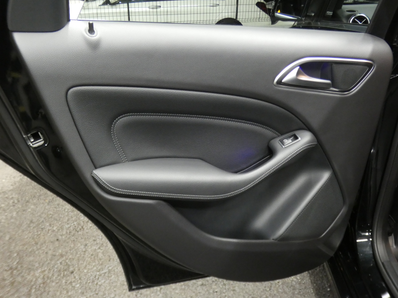 メルセデスベンツ Bクラス B180 ﾍﾞｰｼｯｸ&ﾌﾟﾚﾐｱﾑ&ﾚｰﾀﾞｰｾｰﾌﾃｨPKG　後期 ｷｰﾚｽｺﾞｰ 黒革ｼｰﾄ/ﾋｰﾀｰ ﾊﾟﾉﾗﾏｻﾝﾙｰﾌ HDDﾅﾋﾞ 地ﾃﾞｼﾞ AppleCarPlay Bｶﾒﾗ harman/kardon ﾊﾟﾄﾞﾙｼﾌﾄ LEDﾍｯﾄﾞﾗｲﾄ/ｵｰﾄHB ｱﾝﾋﾞｴﾝﾄﾗｲﾄ　2年保証付