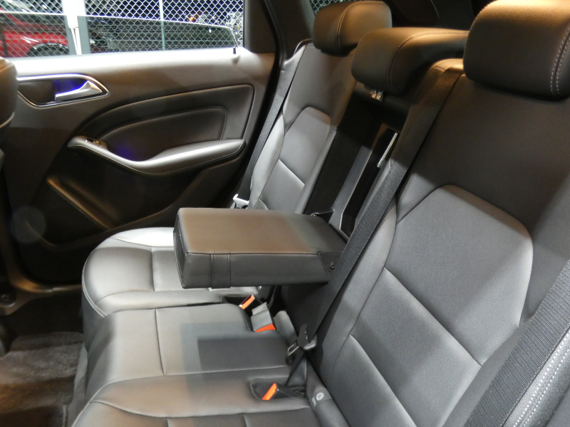 メルセデスベンツ Bクラス B180 ﾍﾞｰｼｯｸ&ﾌﾟﾚﾐｱﾑ&ﾚｰﾀﾞｰｾｰﾌﾃｨPKG　後期 ｷｰﾚｽｺﾞｰ 黒革ｼｰﾄ/ﾋｰﾀｰ ﾊﾟﾉﾗﾏｻﾝﾙｰﾌ HDDﾅﾋﾞ 地ﾃﾞｼﾞ AppleCarPlay Bｶﾒﾗ harman/kardon ﾊﾟﾄﾞﾙｼﾌﾄ LEDﾍｯﾄﾞﾗｲﾄ/ｵｰﾄHB ｱﾝﾋﾞｴﾝﾄﾗｲﾄ　2年保証付