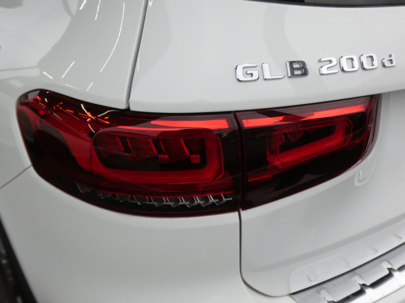 メルセデスベンツ GLB GLB200d AMGﾗｲﾝ ﾚｻﾞｰｴｸｽｸﾙｰｼﾌﾞ&ｱﾄﾞﾊﾞﾝｽﾄﾞPKG　meｺﾈｸﾄ AMGｴｱﾛ&19AW 赤黒革ｼｰﾄ ﾊﾟﾉﾗﾏｻﾝﾙｰﾌ MBUXﾅﾋﾞ 360度ｶﾒﾗ 前後ﾄﾞﾗﾚｺ ｱﾄﾞﾊﾞﾝｽﾄﾞｻｳﾝﾄﾞ ﾍｯﾄﾞｱｯﾌﾟD ﾜｲﾔﾚｽﾁｬｰｼﾞ LEDﾗｲﾄ/ｵｰﾄHB　2年保証付