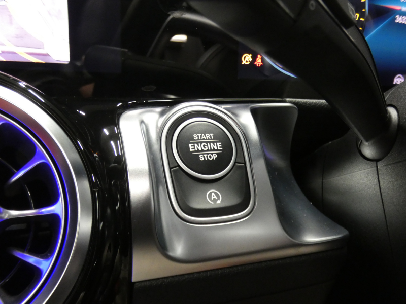 メルセデスベンツ GLB GLB200d AMGﾗｲﾝ ﾚｻﾞｰｴｸｽｸﾙｰｼﾌﾞ&ｱﾄﾞﾊﾞﾝｽﾄﾞPKG　meｺﾈｸﾄ AMGｴｱﾛ&19AW 赤黒革ｼｰﾄ ﾊﾟﾉﾗﾏｻﾝﾙｰﾌ MBUXﾅﾋﾞ 360度ｶﾒﾗ 前後ﾄﾞﾗﾚｺ ｱﾄﾞﾊﾞﾝｽﾄﾞｻｳﾝﾄﾞ ﾍｯﾄﾞｱｯﾌﾟD ﾜｲﾔﾚｽﾁｬｰｼﾞ LEDﾗｲﾄ/ｵｰﾄHB　2年保証付