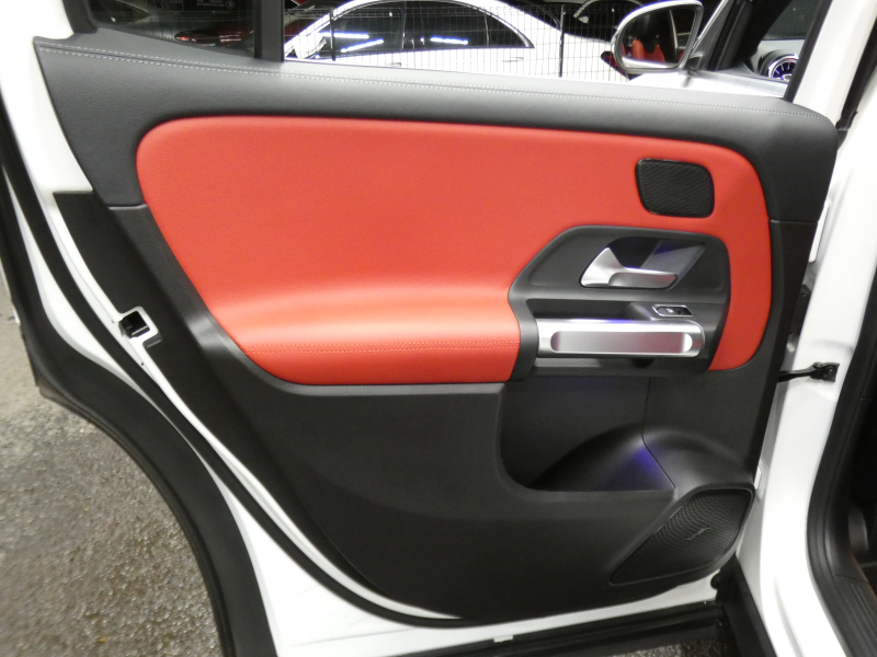 メルセデスベンツ GLB GLB200d AMGﾗｲﾝ ﾚｻﾞｰｴｸｽｸﾙｰｼﾌﾞ&ｱﾄﾞﾊﾞﾝｽﾄﾞPKG　meｺﾈｸﾄ AMGｴｱﾛ&19AW 赤黒革ｼｰﾄ ﾊﾟﾉﾗﾏｻﾝﾙｰﾌ MBUXﾅﾋﾞ 360度ｶﾒﾗ 前後ﾄﾞﾗﾚｺ ｱﾄﾞﾊﾞﾝｽﾄﾞｻｳﾝﾄﾞ ﾍｯﾄﾞｱｯﾌﾟD ﾜｲﾔﾚｽﾁｬｰｼﾞ LEDﾗｲﾄ/ｵｰﾄHB　2年保証付