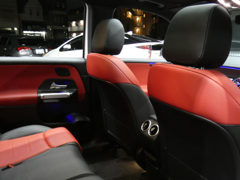 メルセデスベンツ GLB GLB200d AMGﾗｲﾝ ﾚｻﾞｰｴｸｽｸﾙｰｼﾌﾞ&ｱﾄﾞﾊﾞﾝｽﾄﾞPKG　meｺﾈｸﾄ AMGｴｱﾛ&19AW 赤黒革ｼｰﾄ ﾊﾟﾉﾗﾏｻﾝﾙｰﾌ MBUXﾅﾋﾞ 360度ｶﾒﾗ 前後ﾄﾞﾗﾚｺ ｱﾄﾞﾊﾞﾝｽﾄﾞｻｳﾝﾄﾞ ﾍｯﾄﾞｱｯﾌﾟD ﾜｲﾔﾚｽﾁｬｰｼﾞ LEDﾗｲﾄ/ｵｰﾄHB　2年保証付