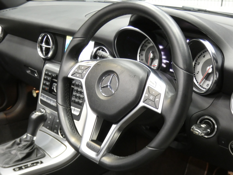 メルセデスベンツ SLKクラス SLK200 BL-EF ｽﾎﾟｰﾂ　WORK17ｲﾝﾁAW 黒本革ｼｰﾄ/ﾋｰﾀｰ/ｴｱｽｶｰﾌ HDDﾅﾋﾞ 地ﾃﾞｼﾞ ﾊﾞｯｸｶﾒﾗ 純正ﾄﾞﾗﾚｺ ﾊﾟﾄﾞﾙｼﾌﾄ ｷｾﾉﾝﾗｲﾄ/ｲﾝﾃﾘｼﾞｪﾝﾄﾗｲﾄ　2年保証付