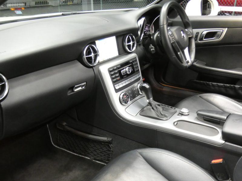 メルセデスベンツ SLKクラス SLK200 BL-EF ｽﾎﾟｰﾂ　WORK17ｲﾝﾁAW 黒本革ｼｰﾄ/ﾋｰﾀｰ/ｴｱｽｶｰﾌ HDDﾅﾋﾞ 地ﾃﾞｼﾞ ﾊﾞｯｸｶﾒﾗ 純正ﾄﾞﾗﾚｺ ﾊﾟﾄﾞﾙｼﾌﾄ ｷｾﾉﾝﾗｲﾄ/ｲﾝﾃﾘｼﾞｪﾝﾄﾗｲﾄ　2年保証付