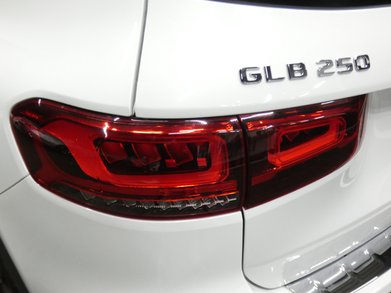 メルセデスベンツ GLB GLB250 4MATIC ｽﾎﾟｰﾂ ﾚｰﾀﾞｰｾｰﾌﾃｨPKG　1ｵｰﾅｰ meｺﾈｸﾄ ｷｰﾚｽｺﾞｰ AMGｴｱﾛ&20ｲﾝﾁAW 黒本革ｼｰﾄ MBUXﾅﾋﾞ 地ﾃﾞｼﾞ 360度ｶﾒﾗ ﾀﾞｲﾅﾐｯｸｾﾚｸﾄ ﾊﾟﾄﾞﾙｼﾌﾄ 前後ﾄﾞﾗﾚｺ 自動ﾘｱｹﾞｰﾄ/ﾌｯﾄOP LEDﾍｯﾄﾞﾗｲﾄ ｵｰﾄHB　2年保証付