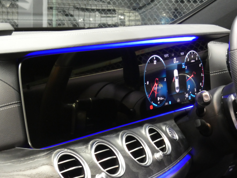 メルセデスベンツ Eクラス E300 ｽﾎﾟｰﾂ ｴｸｽｸﾙｰｼﾌﾞ&ﾚｰﾀﾞｰｾｰﾌﾃｨPKG　後期 1ｵｰﾅｰ meｺﾈｸﾄ ﾌﾞﾗｯｸﾅｯﾊﾟﾚｻﾞｰ/前後ﾋｰﾀｰ ﾊﾟﾉﾗﾏSR MBUXﾅﾋﾞ 地ﾃﾞｼﾞ 360度ｶﾒﾗ 前後ﾄﾞﾗﾚｺ Burmester ﾍｯﾄﾞｱｯﾌﾟD ｴｱﾊﾞﾗﾝｽPKG ｵｰﾄﾄﾗﾝｸ AMGｴｱﾛ&19ｲﾝﾁAW　2年保証付