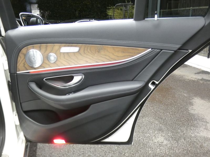 メルセデスベンツ Eクラス E450 4MATIC ｴｸｽｸﾙｰｼﾌﾞ ｴｸｽｸﾙｰｼﾌﾞ&ﾚｰﾀﾞｰｾｰﾌﾃｨPKG　中期 meｺﾈｸﾄ ﾅｯﾊﾟ黒革/ﾍﾞﾝﾁﾚｰﾀｰ/前後ﾋｰﾀｰ ﾊﾟﾉﾗﾏｻﾝﾙｰﾌ 純正ﾅﾋﾞ 地ﾃﾞｼﾞ AppleCarPlay 360度ｶﾒﾗ Burmester ｴｱﾊﾞﾗﾝｽPKG ﾍｯﾄﾞｱｯﾌﾟD 自動ﾄﾗﾝｸ/ﾌｯﾄOP LEDﾗｲﾄ/自動HB　2年保証付