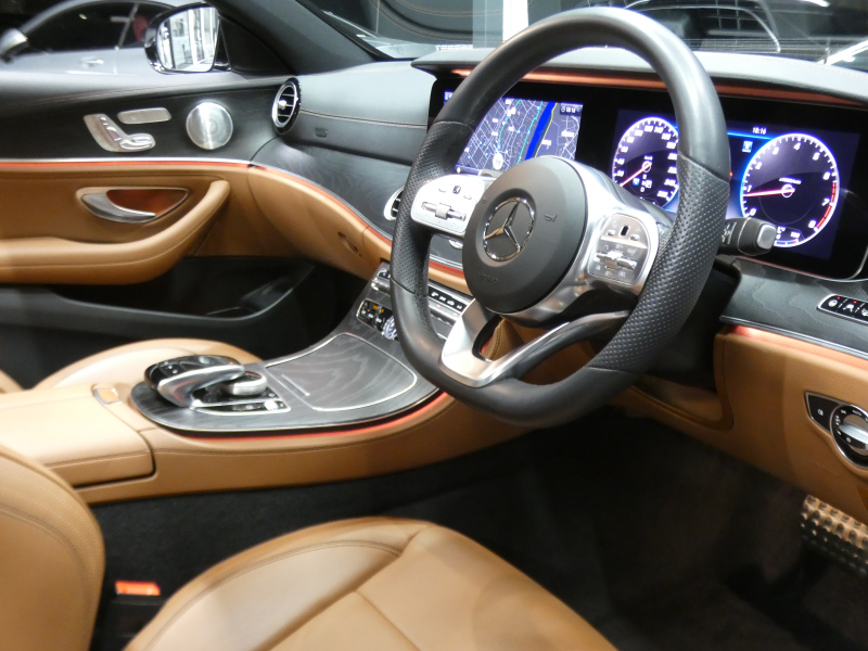 メルセデスベンツ Eクラス E300 ｱﾊﾞﾝｷﾞｬﾙﾄﾞ ｽﾎﾟｰﾂ ｴｸｽｸﾙｰｼﾌﾞ&ﾚｰﾀﾞｰｾｰﾌﾃｨPKG　中期 meｺﾈｸﾄ Newｽﾃｱﾘﾝｸﾞ ﾌﾞﾗｳﾝﾅｯﾊﾟﾚｻﾞｰ 全席ﾋｰﾀｰ ﾊﾟﾉﾗﾏｻﾝﾙｰﾌ HDDﾅﾋﾞTV Appleｶｰﾌﾟﾚｲ Burmester 360ｶﾒﾗ ﾍｯﾄﾞｱｯﾌﾟD ｴｱﾊﾞﾗﾝｽPKG AMGｴｱﾛ&19ｲﾝﾁAW　2年保証付