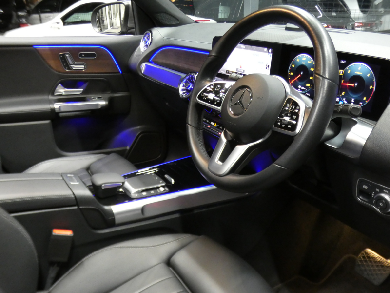 メルセデスベンツ GLB GLB200d 4MATIC ﾚｻﾞｰｴｸｽｸﾙｰｼﾌﾞ&ﾅﾋﾞｹﾞｰｼｮﾝ&ﾚｰﾀﾞｰｾｰﾌﾃｨPKG　1ｵｰﾅｰ meｺﾈｸﾄ 黒本革ｼｰﾄ ﾊﾟﾉﾗﾏSR MBUXﾅﾋﾞTV 360度ｶﾒﾗ 前後ﾄﾞﾗﾚｺ 純正18ｲﾝﾁAW LEDﾍｯﾄﾞﾗｲﾄ 自動ﾘｱｹﾞｰﾄ　2年保証付