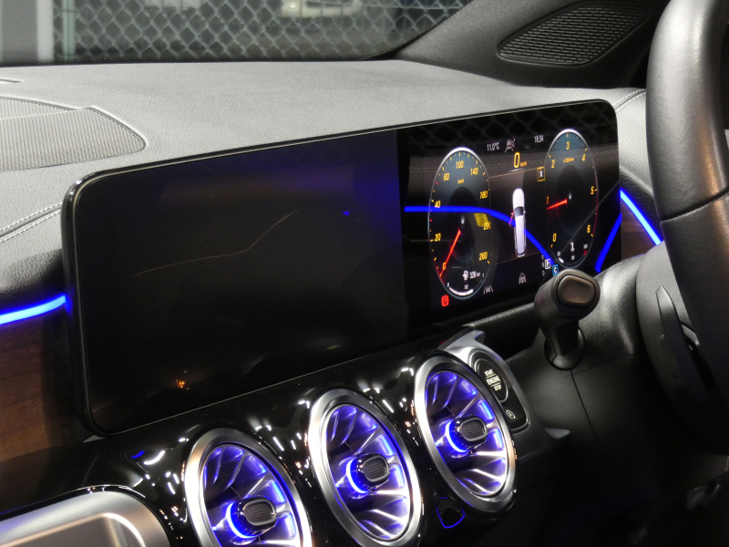 メルセデスベンツ GLB GLB200d 4MATIC ﾚｻﾞｰｴｸｽｸﾙｰｼﾌﾞ&ﾅﾋﾞｹﾞｰｼｮﾝ&ﾚｰﾀﾞｰｾｰﾌﾃｨPKG　1ｵｰﾅｰ meｺﾈｸﾄ 黒本革ｼｰﾄ ﾊﾟﾉﾗﾏSR MBUXﾅﾋﾞTV 360度ｶﾒﾗ 前後ﾄﾞﾗﾚｺ 純正18ｲﾝﾁAW LEDﾍｯﾄﾞﾗｲﾄ 自動ﾘｱｹﾞｰﾄ　2年保証付