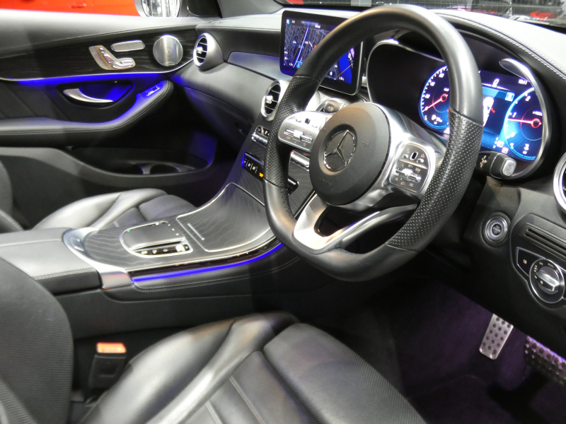 メルセデスベンツ GLCクーペ GLC220d 4MATIC ｸｰﾍﾟ AMGﾗｲﾝ ﾚｻﾞｰｴｸｽｸﾙｰｼﾌﾞ&ﾚｰﾀﾞｰｾｰﾌﾃｨPKG　後期 meｺﾈｸﾄ AMGｴｱﾛ&19AW 黒革/ﾍﾞﾝﾁﾚｰﾀｰ/ﾏｯｻｰｼﾞ ｻﾝﾙｰﾌ MBUXﾅﾋﾞ 地ﾃﾞｼﾞ 360度ｶﾒﾗ 前後ﾄﾞﾗﾚｺ Burmester ﾍｯﾄﾞｱｯﾌﾟD 自動ﾘｱｹﾞｰﾄ/ﾌｯﾄOP LEDﾍｯﾄﾞﾗｲﾄ　2年保証付