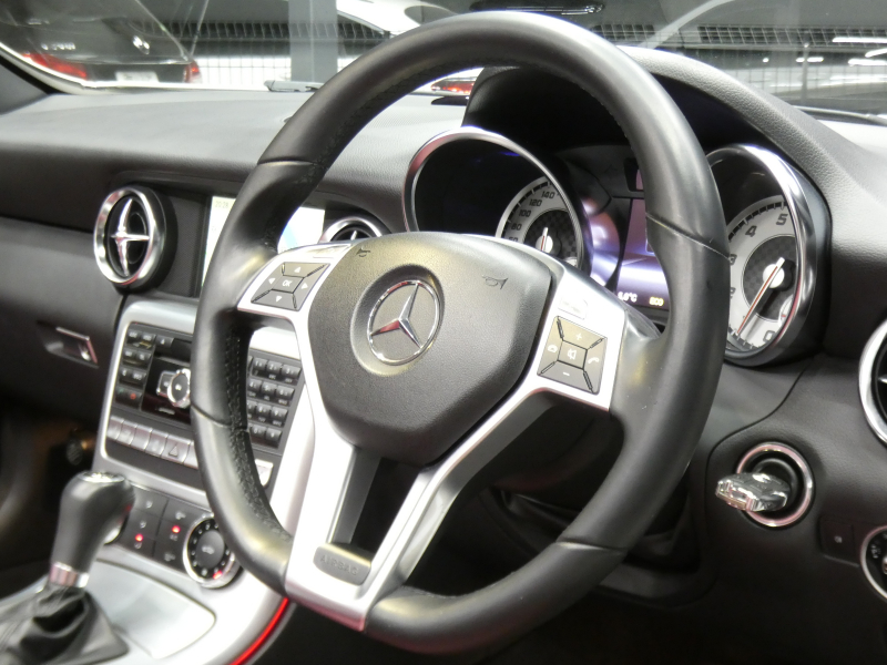 メルセデスベンツ SLKクラス SLK200 ﾚｰﾀﾞｰｾｰﾌﾃｨｴﾃﾞｨｼｮﾝ　100台限定車 AMGｽﾎﾟｰﾂPKG ﾏｼﾞｯｸｽｶｲR ﾍﾞﾝｶﾞﾙﾚｯﾄﾞﾅｯﾊﾟ革 ﾋｰﾀｰ&ｴｱｽｶｰﾌ ｱﾝﾋﾞｴﾝﾄﾗｲﾄ HDDﾅﾋﾞ 地ﾃﾞｼﾞ ﾊﾟｰｸﾄﾛﾆｯｸｾﾝｻｰ ﾊﾟﾄﾞﾙｼﾌﾄ ｷｾﾉﾝﾗｲﾄ/自動ﾊｲﾋﾞｰﾑ AMGｴｱﾛ&18ｲﾝﾁAW　2年保証付