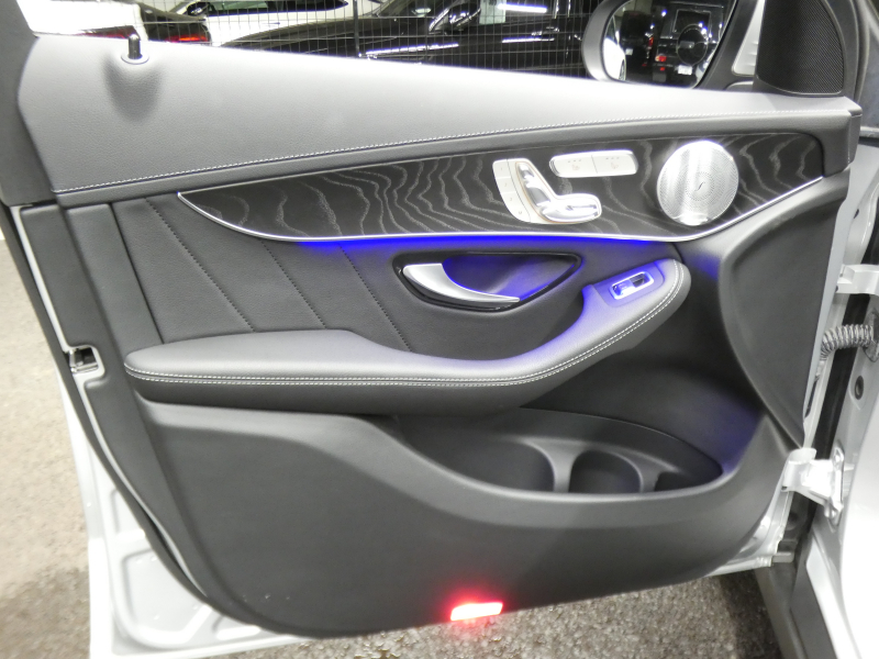 メルセデスベンツ GLCクーペ GLC220d 4MATIC ｸｰﾍﾟ AMGﾗｲﾝ ﾚｻﾞｰｴｸｽｸﾙｰｼﾌﾞ&ﾚｰﾀﾞｰｾｰﾌﾃｨPKG　後期 meｺﾈｸﾄ AMGｴｱﾛ&19AW 黒革/ﾍﾞﾝﾁﾚｰﾀｰ/ﾏｯｻｰｼﾞ ｻﾝﾙｰﾌ MBUXﾅﾋﾞ 地ﾃﾞｼﾞ 360度ｶﾒﾗ ﾄﾞﾗﾚｺ Burmester ﾍｯﾄﾞｱｯﾌﾟD 自動ﾘｱｹﾞｰﾄ/ﾌｯﾄOP LEDﾍｯﾄﾞﾗｲﾄ　2年保証付