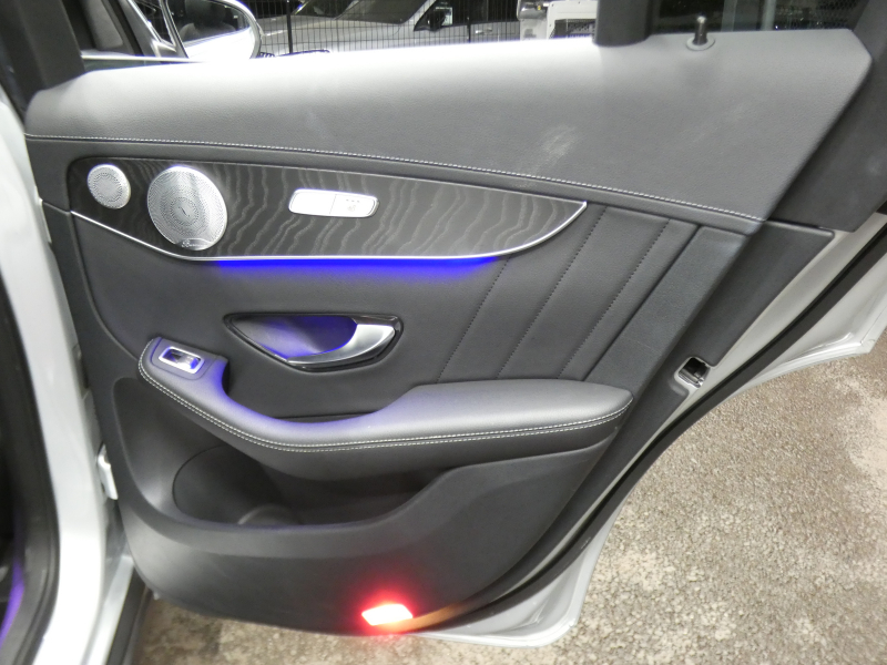 メルセデスベンツ GLCクーペ GLC220d 4MATIC ｸｰﾍﾟ AMGﾗｲﾝ ﾚｻﾞｰｴｸｽｸﾙｰｼﾌﾞ&ﾚｰﾀﾞｰｾｰﾌﾃｨPKG　後期 meｺﾈｸﾄ AMGｴｱﾛ&19AW 黒革/ﾍﾞﾝﾁﾚｰﾀｰ/ﾏｯｻｰｼﾞ ｻﾝﾙｰﾌ MBUXﾅﾋﾞ 地ﾃﾞｼﾞ 360度ｶﾒﾗ ﾄﾞﾗﾚｺ Burmester ﾍｯﾄﾞｱｯﾌﾟD 自動ﾘｱｹﾞｰﾄ/ﾌｯﾄOP LEDﾍｯﾄﾞﾗｲﾄ　2年保証付