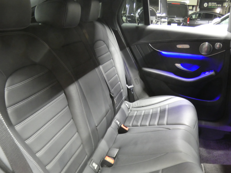 メルセデスベンツ GLCクーペ GLC220d 4MATIC ｸｰﾍﾟ AMGﾗｲﾝ ﾚｻﾞｰｴｸｽｸﾙｰｼﾌﾞ&ﾚｰﾀﾞｰｾｰﾌﾃｨPKG　後期 meｺﾈｸﾄ AMGｴｱﾛ&19AW 黒革/ﾍﾞﾝﾁﾚｰﾀｰ/ﾏｯｻｰｼﾞ ｻﾝﾙｰﾌ MBUXﾅﾋﾞ 地ﾃﾞｼﾞ 360度ｶﾒﾗ ﾄﾞﾗﾚｺ Burmester ﾍｯﾄﾞｱｯﾌﾟD 自動ﾘｱｹﾞｰﾄ/ﾌｯﾄOP LEDﾍｯﾄﾞﾗｲﾄ　2年保証付