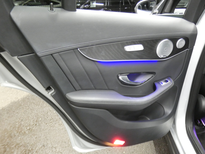 メルセデスベンツ GLCクーペ GLC220d 4MATIC ｸｰﾍﾟ AMGﾗｲﾝ ﾚｻﾞｰｴｸｽｸﾙｰｼﾌﾞ&ﾚｰﾀﾞｰｾｰﾌﾃｨPKG　後期 meｺﾈｸﾄ AMGｴｱﾛ&19AW 黒革/ﾍﾞﾝﾁﾚｰﾀｰ/ﾏｯｻｰｼﾞ ｻﾝﾙｰﾌ MBUXﾅﾋﾞ 地ﾃﾞｼﾞ 360度ｶﾒﾗ ﾄﾞﾗﾚｺ Burmester ﾍｯﾄﾞｱｯﾌﾟD 自動ﾘｱｹﾞｰﾄ/ﾌｯﾄOP LEDﾍｯﾄﾞﾗｲﾄ　2年保証付