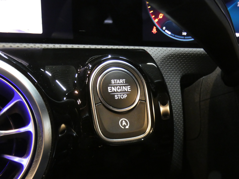 AMG Aクラス A35 4MATIC ｾﾀﾞﾝ AMGﾊﾟﾌｫｰﾏﾝｽ&AMGｱﾄﾞﾊﾞﾝｽﾄﾞ&ﾚｰﾀﾞｰｾｰﾌﾃｨPKG　meｺﾈｸﾄ AMGﾊﾟﾌｫｰﾏﾝｽｽﾃｱﾘﾝｸﾞ&ｼｰﾄ AMGｴｱﾛ&18ｲﾝﾁAW 強化ﾌﾞﾚｰｷ 灰黒革 ﾊﾟﾉﾗﾏSR MBUXﾅﾋﾞ 地ﾃﾞｼﾞ 360ｶﾒﾗ ﾍｯﾄﾞｱｯﾌﾟD ｱﾄﾞﾊﾞﾝｽﾄﾞS ﾄﾞﾗﾚｺ　2年保証付