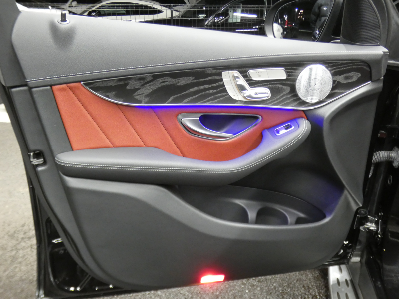 AMG GLCクーペ GLC43 4MATIC ｸｰﾍﾟ ﾚｻﾞｰｴｸｽｸﾙｰｼﾌﾞ&ﾚｰﾀﾞｰｾｰﾌﾃｨPKG　後期 1ｵｰﾅｰ 390ps meｺﾈｸﾄ 赤黒革/前後ﾋｰﾀｰ ｻﾝﾙｰﾌ MBUXﾅﾋﾞ 地ﾃﾞｼﾞ 360ｶﾒﾗ ﾍｯﾄﾞｱｯﾌﾟD Burmester ｴｱﾊﾞﾗﾝｽPKG 純正ﾄﾞﾗﾚｺ LEDﾍｯﾄﾞﾗｲﾄ AMGｴｱﾛ/20ｲﾝﾁAW　2年保証付