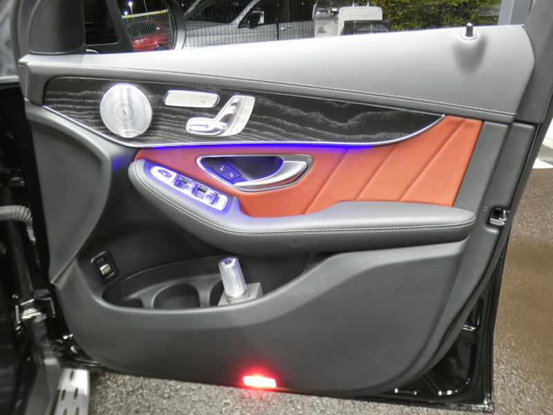 AMG GLCクーペ GLC43 4MATIC ｸｰﾍﾟ ﾚｻﾞｰｴｸｽｸﾙｰｼﾌﾞ&ﾚｰﾀﾞｰｾｰﾌﾃｨPKG　後期 1ｵｰﾅｰ 390ps meｺﾈｸﾄ 赤黒革/前後ﾋｰﾀｰ ｻﾝﾙｰﾌ MBUXﾅﾋﾞ 地ﾃﾞｼﾞ 360ｶﾒﾗ ﾍｯﾄﾞｱｯﾌﾟD Burmester ｴｱﾊﾞﾗﾝｽPKG 純正ﾄﾞﾗﾚｺ LEDﾍｯﾄﾞﾗｲﾄ AMGｴｱﾛ/20ｲﾝﾁAW　2年保証付