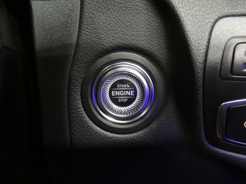 AMG GLCクーペ GLC43 4MATIC ｸｰﾍﾟ ﾚｻﾞｰｴｸｽｸﾙｰｼﾌﾞ&ﾚｰﾀﾞｰｾｰﾌﾃｨPKG　後期 1ｵｰﾅｰ 390ps meｺﾈｸﾄ 赤黒革/前後ﾋｰﾀｰ ｻﾝﾙｰﾌ MBUXﾅﾋﾞ 地ﾃﾞｼﾞ 360ｶﾒﾗ ﾍｯﾄﾞｱｯﾌﾟD Burmester ｴｱﾊﾞﾗﾝｽPKG 純正ﾄﾞﾗﾚｺ LEDﾍｯﾄﾞﾗｲﾄ AMGｴｱﾛ/20ｲﾝﾁAW　2年保証付