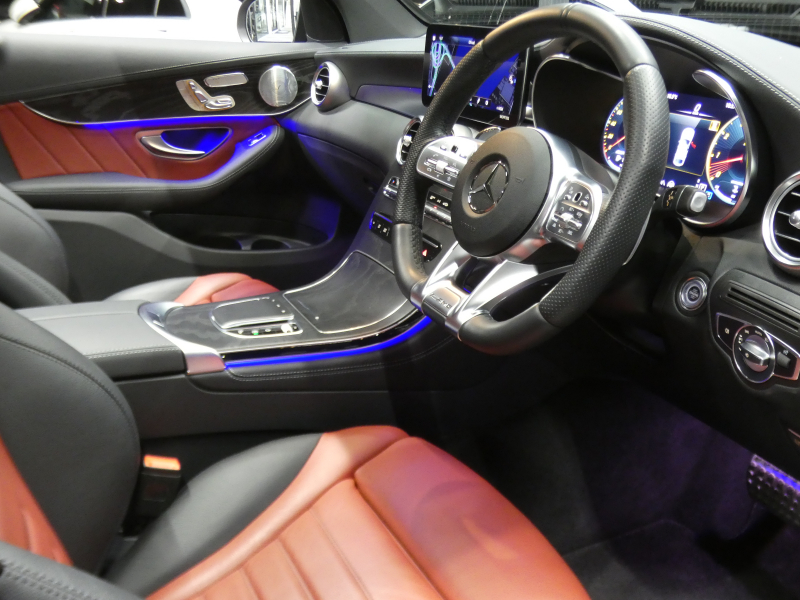 AMG GLCクーペ GLC43 4MATIC ｸｰﾍﾟ ﾚｻﾞｰｴｸｽｸﾙｰｼﾌﾞ&ﾚｰﾀﾞｰｾｰﾌﾃｨPKG　後期 1ｵｰﾅｰ 390ps meｺﾈｸﾄ 赤黒革/前後ﾋｰﾀｰ ｻﾝﾙｰﾌ MBUXﾅﾋﾞ 地ﾃﾞｼﾞ 360ｶﾒﾗ ﾍｯﾄﾞｱｯﾌﾟD Burmester ｴｱﾊﾞﾗﾝｽPKG 純正ﾄﾞﾗﾚｺ LEDﾍｯﾄﾞﾗｲﾄ AMGｴｱﾛ/20ｲﾝﾁAW　2年保証付