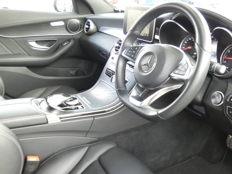 メルセデスベンツ Cクラス C200 AVG AMGﾗｲﾝ ﾍﾞｰｼｯｸ&ﾚｰﾀﾞｰｾｰﾌﾃｨPKG　ｷｰﾚｽｺﾞｰ 黒革ｼｰﾄ/ﾋｰﾀｰ HDDﾅﾋﾞ 地ﾃﾞｼﾞ Bｶﾒﾗ ﾊﾟｰｸﾄﾛﾆｯｸ ﾊﾟﾄﾞﾙｼﾌﾄ ﾄﾗﾝｸｽﾙｰ LEDﾗｲﾄ/自動ﾊｲﾋﾞｰﾑ AMGｴｱﾛ/AMG18AW　2年保証付