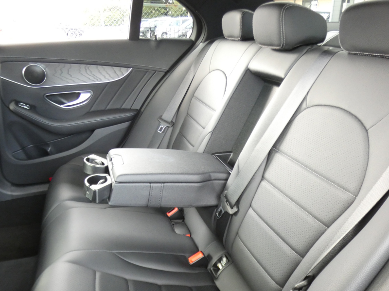 メルセデスベンツ Cクラス C200 AVG AMGﾗｲﾝ ﾍﾞｰｼｯｸ&ﾚｰﾀﾞｰｾｰﾌﾃｨPKG　ｷｰﾚｽｺﾞｰ 黒革ｼｰﾄ/ﾋｰﾀｰ HDDﾅﾋﾞ 地ﾃﾞｼﾞ Bｶﾒﾗ ﾊﾟｰｸﾄﾛﾆｯｸ ﾊﾟﾄﾞﾙｼﾌﾄ ﾄﾗﾝｸｽﾙｰ LEDﾗｲﾄ/自動ﾊｲﾋﾞｰﾑ AMGｴｱﾛ/AMG18AW　2年保証付