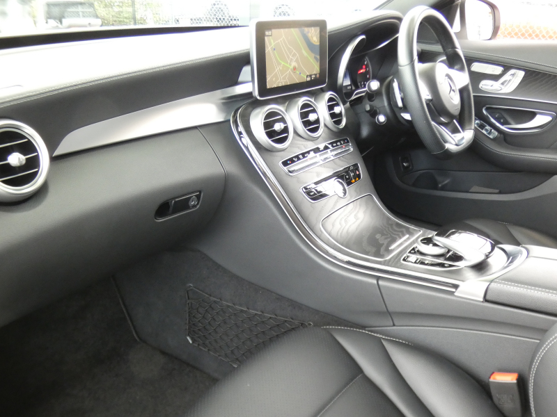 メルセデスベンツ Cクラス C200 AVG AMGﾗｲﾝ ﾍﾞｰｼｯｸ&ﾚｰﾀﾞｰｾｰﾌﾃｨPKG　ｷｰﾚｽｺﾞｰ 黒革ｼｰﾄ/ﾋｰﾀｰ HDDﾅﾋﾞ 地ﾃﾞｼﾞ Bｶﾒﾗ ﾊﾟｰｸﾄﾛﾆｯｸ ﾊﾟﾄﾞﾙｼﾌﾄ ﾄﾗﾝｸｽﾙｰ LEDﾗｲﾄ/自動ﾊｲﾋﾞｰﾑ AMGｴｱﾛ/AMG18AW　2年保証付