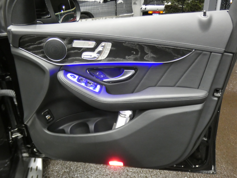 メルセデスベンツ GLC GLC220d 4MATIC AMGﾗｲﾝ ﾚｰﾀﾞｰｾｰﾌﾃｨPKG　後期 meｺﾈｸﾄ ｷｰﾚｽｺﾞｰ 黒半革ｼｰﾄ/前後ﾋｰﾀｰ ﾊﾟﾉﾗﾏSR MBUXﾅﾋﾞ 地ﾃﾞｼﾞ 360度ｶﾒﾗ 前後ﾄﾞﾗﾚｺ 自動ﾘｱｹﾞｰﾄ LEDﾗｲﾄ/自動HB AMGｴｱﾛ/19ｲﾝﾁAW　2年保証付