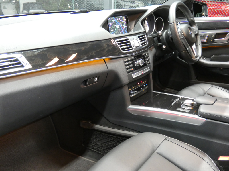 メルセデスベンツ Eクラス E250 ｽﾃｰｼｮﾝﾜｺﾞﾝ AVG AMGｽﾎﾟｰﾂ&ﾚｰﾀﾞｰｾｰﾌﾃｨPKG　後期 ｷｰﾚｽｺﾞｰ 黒本革ｼｰﾄ/前後ﾋｰﾀｰ ﾊﾟﾉﾗﾏｻﾝﾙｰﾌ HDDﾅﾋﾞ 地ﾃﾞｼﾞ 360度ｶﾒﾗ 純正ﾄﾞﾗﾚｺ ﾊﾟﾄﾞﾙｼﾌﾄ 自動ﾘｱｹﾞｰﾄ/ﾌｯﾄOP LEDﾍｯﾄﾞﾗｲﾄ AMGｴｱﾛ/18AW　2年保証付