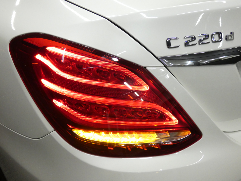 メルセデスベンツ Cクラス C220d ｱﾊﾞﾝｷﾞｬﾙﾄﾞ AMGﾗｲﾝ ﾚｻﾞｰｴｸｽｸﾙｰｼﾌﾞ&ﾚｰﾀﾞｰｾｰﾌﾃｨPKG　9速AT ｷｰﾚｽｺﾞｰ 黒本革/ｼｰﾄﾋｰﾀｰ HDDﾅﾋﾞTV Bｶﾒﾗ ﾍｯﾄﾞｱｯﾌﾟD ﾄﾞﾗﾚｺ ﾊﾟﾄﾞﾙｼﾌﾄ ｴｱﾊﾞﾗﾝｽPKG 自動ﾄﾗﾝｸ LEDﾍｯﾄﾞﾗｲﾄ/自動HB AMGｴｱﾛ&18ｲﾝﾁAW　2年保証付