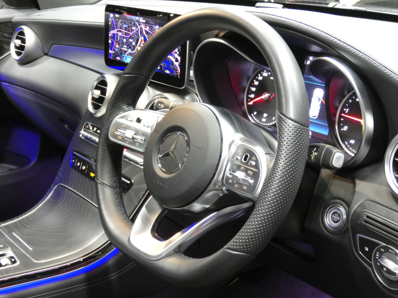 メルセデスベンツ GLC GLC220d 4MATIC AMGﾗｲﾝ ﾚｰﾀﾞｰｾｰﾌﾃｨPKG　後期 meｺﾈｸﾄ ｷｰﾚｽｺﾞｰ 黒半革ｼｰﾄ/前後ﾋｰﾀｰ ﾊﾟﾉﾗﾏSR MBUXﾅﾋﾞ 地ﾃﾞｼﾞ 360度ｶﾒﾗ 360度&ﾘｱﾄﾞﾗﾚｺ 自動ﾘｱｹﾞｰﾄ/ﾌｯﾄOP LEDﾗｲﾄ/自動HB AMGｴｱﾛ/19ｲﾝﾁAW　2年保証付