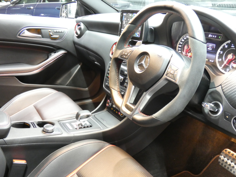 AMG Aクラス A45 AMG 4MATIC ｴﾃﾞｨｼｮﾝ1 ｾｰﾌﾃｨPKG　400台限定 専用ｴｸｽﾃﾘｱ&ｲﾝﾃﾘｱ AMGﾊﾟﾌｫｰﾏﾝｽｼｰﾄ/ｽﾃｱﾘﾝｸﾞ AMGｴｱﾛ/19ｲﾝﾁAW 強化ﾌﾞﾚｰｷ&ｻｽﾍﾟﾝｼｮﾝ HDDﾅﾋﾞ 地ﾃﾞｼﾞ Bｶﾒﾗ BTｵｰﾃﾞｨｵ ﾊﾟｰｸﾄﾛﾆｯｸ ﾃﾞｨｽﾄﾛﾆｯｸﾌﾟﾗｽ　2年保証付