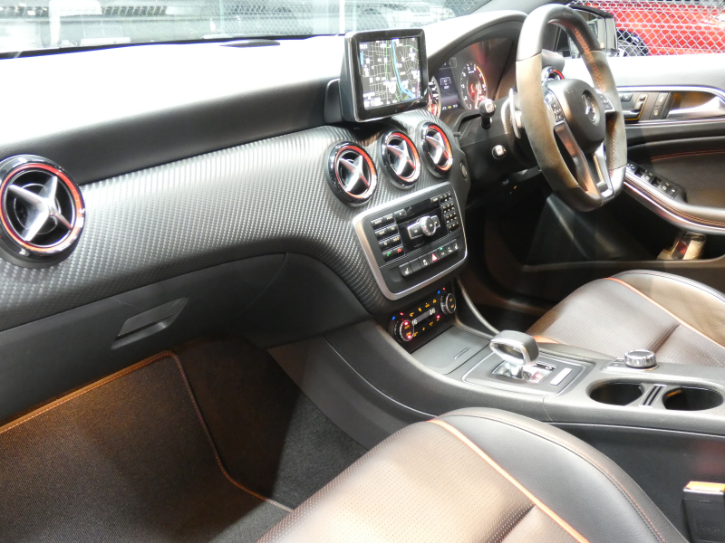 AMG Aクラス A45 AMG 4MATIC ｴﾃﾞｨｼｮﾝ1 ｾｰﾌﾃｨPKG　400台限定 専用ｴｸｽﾃﾘｱ&ｲﾝﾃﾘｱ AMGﾊﾟﾌｫｰﾏﾝｽｼｰﾄ/ｽﾃｱﾘﾝｸﾞ AMGｴｱﾛ/19ｲﾝﾁAW 強化ﾌﾞﾚｰｷ&ｻｽﾍﾟﾝｼｮﾝ HDDﾅﾋﾞ 地ﾃﾞｼﾞ Bｶﾒﾗ BTｵｰﾃﾞｨｵ ﾊﾟｰｸﾄﾛﾆｯｸ ﾃﾞｨｽﾄﾛﾆｯｸﾌﾟﾗｽ　2年保証付