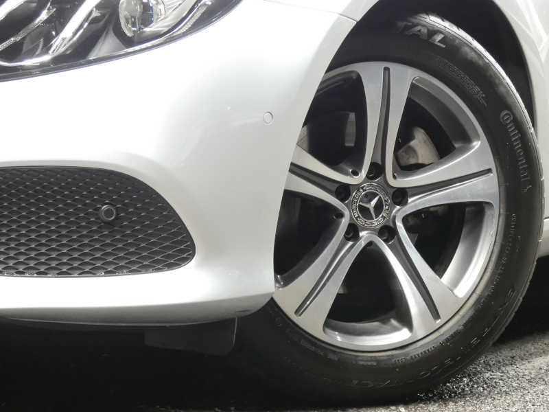 メルセデスベンツ Eクラス E200 ｱﾊﾞﾝｷﾞｬﾙﾄﾞ ｴｸｽｸﾙｰｼﾌﾞ&ﾚｰﾀﾞｰｾｰﾌﾃｨPKG　中期 BSG搭載 meｺﾈｸﾄ 黒本革ｼｰﾄ/前後ﾋｰﾀｰ 純正ﾅﾋﾞ 地ﾃﾞｼﾞ AppleCarPlay 360度ｶﾒﾗ 前後ﾄﾞﾗﾚｺ Burmester ﾍｯﾄﾞｱｯﾌﾟD ｴｱﾊﾞﾗﾝｽPKG 自動開閉ﾄﾗﾝｸ LEDﾗｲﾄ　2年保証付