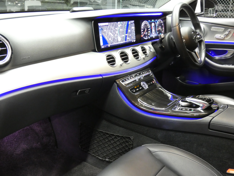 メルセデスベンツ Eクラス E200 ｱﾊﾞﾝｷﾞｬﾙﾄﾞ ｴｸｽｸﾙｰｼﾌﾞ&ﾚｰﾀﾞｰｾｰﾌﾃｨPKG　中期 BSG搭載 meｺﾈｸﾄ 黒本革ｼｰﾄ/前後ﾋｰﾀｰ 純正ﾅﾋﾞ 地ﾃﾞｼﾞ AppleCarPlay 360度ｶﾒﾗ 前後ﾄﾞﾗﾚｺ Burmester ﾍｯﾄﾞｱｯﾌﾟD ｴｱﾊﾞﾗﾝｽPKG 自動開閉ﾄﾗﾝｸ LEDﾗｲﾄ　2年保証付