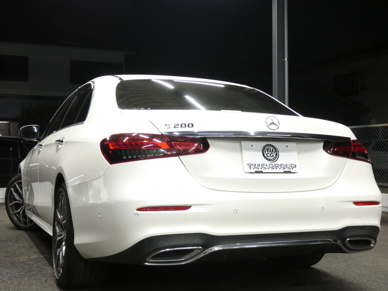 メルセデスベンツ Eクラス E200 ｽﾎﾟｰﾂ AMGﾗｲﾝｲﾝﾃﾘｱ&ｴｸｽｸﾙｰｼﾌﾞ&ﾚｰﾀﾞｰｾｰﾌﾃｨPKG　後期 1ｵｰﾅｰ BSG搭載 AMGｴｱﾛ&19AW ﾅｯﾊﾟ革/前後ﾋｰﾀｰ MBUXﾅﾋﾞ 地ﾃﾞｼﾞ AppleCarPlay 360度ｶﾒﾗ Burmester ﾍｯﾄﾞｱｯﾌﾟD 前後ﾄﾞﾗﾚｺ ｵｰﾄﾄﾗﾝｸ　2年保証付