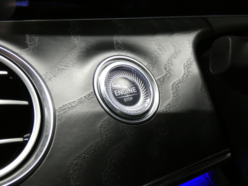 メルセデスベンツ Eクラス E200 ｽﾎﾟｰﾂ AMGﾗｲﾝｲﾝﾃﾘｱ&ｴｸｽｸﾙｰｼﾌﾞ&ﾚｰﾀﾞｰｾｰﾌﾃｨPKG　後期 1ｵｰﾅｰ BSG搭載 AMGｴｱﾛ&19AW ﾅｯﾊﾟ革/前後ﾋｰﾀｰ MBUXﾅﾋﾞ 地ﾃﾞｼﾞ AppleCarPlay 360度ｶﾒﾗ Burmester ﾍｯﾄﾞｱｯﾌﾟD 前後ﾄﾞﾗﾚｺ ｵｰﾄﾄﾗﾝｸ　2年保証付