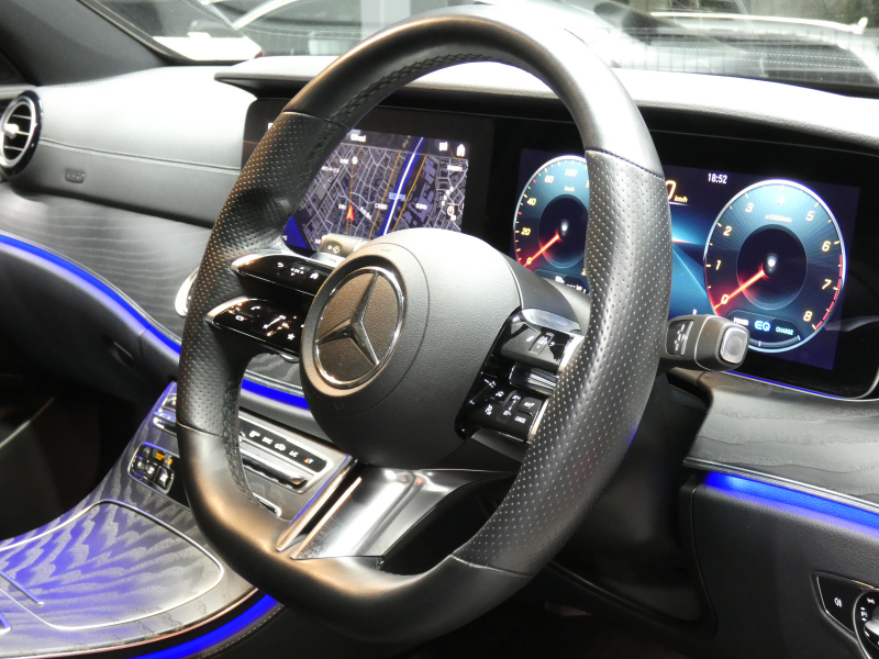 メルセデスベンツ Eクラス E200 ｽﾎﾟｰﾂ AMGﾗｲﾝｲﾝﾃﾘｱ&ｴｸｽｸﾙｰｼﾌﾞ&ﾚｰﾀﾞｰｾｰﾌﾃｨPKG　後期 1ｵｰﾅｰ BSG搭載 AMGｴｱﾛ&19AW ﾅｯﾊﾟ革/前後ﾋｰﾀｰ MBUXﾅﾋﾞ 地ﾃﾞｼﾞ AppleCarPlay 360度ｶﾒﾗ Burmester ﾍｯﾄﾞｱｯﾌﾟD 前後ﾄﾞﾗﾚｺ ｵｰﾄﾄﾗﾝｸ　2年保証付